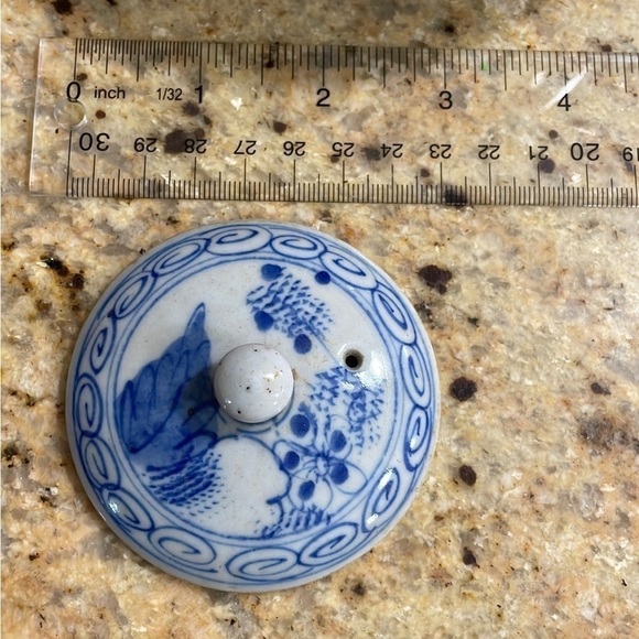 Chinese Asian Antique porcelain teapot with original leather strap handle - Picture 2 of 8